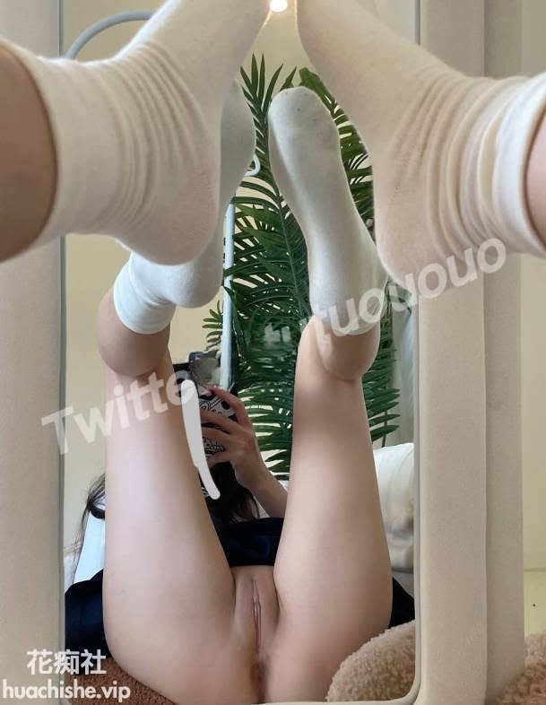 福利姬【tutuououo兔兔】精彩截图07