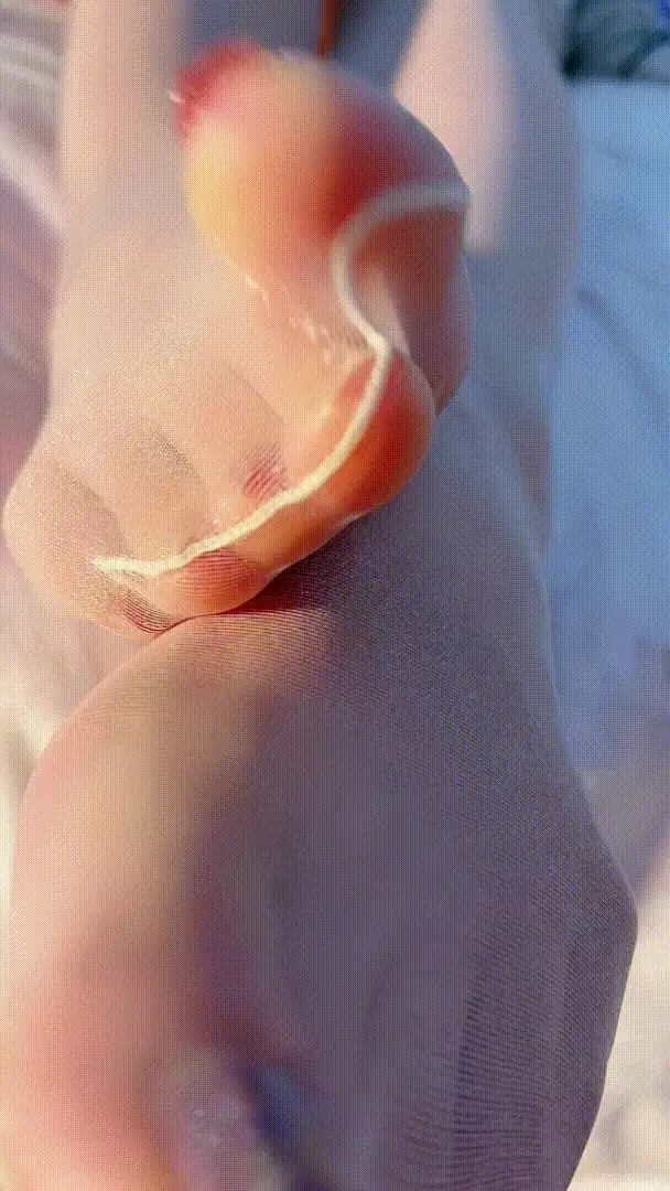 足控！贴屏暴击 美脚天花板绿帽脚淫语调教精彩截图05