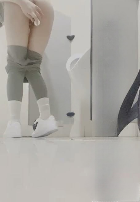 KicoQAQ 推特福利姬可盐可甜白虎一线天花式自慰精彩截图03