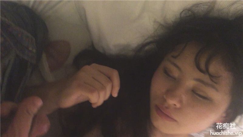 中年领导酒店潜规则美女下属❤️换上黑丝各种姿势啪啪精彩截图09