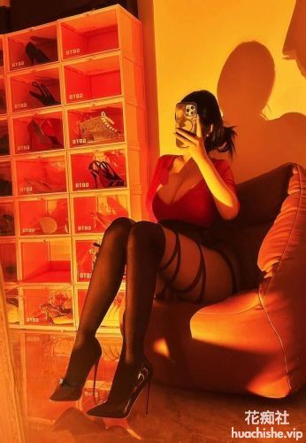 2025年新流 微博网红 巨乳肥臀BBW御姐【迷人的CUi】VIP福利 人间尤物 道具自慰精彩截图03