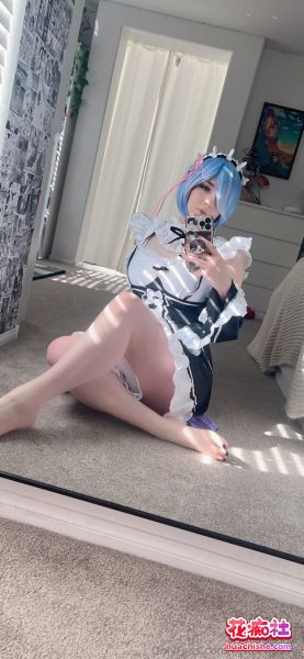 onlyfans【kemlewds】外网大奶粉鲍coser 自慰啪啪精彩截图05