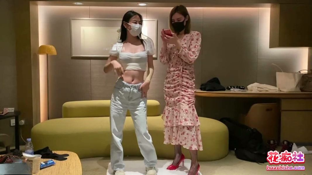有钱能使女开腿猎杀外围女神【斯文禽兽】3P调教精彩截图03