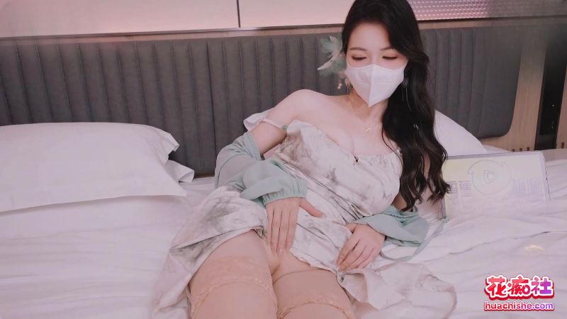 【狐不妖】猥琐摄影师帮风骚少女拍私房照精彩截图03