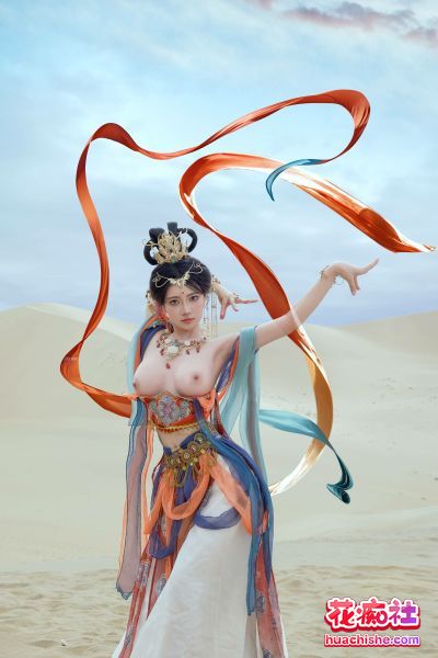 福利姬Coser【年年Nnian】飞天网红套图 漏点精彩截图04