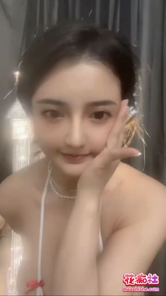 虎牙极品巨乳美女【古阿扎】魅魔女仆 摇晃的巨乳精彩截图05