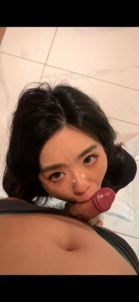 原档泄密流出 颜值美女圣诞节被调教精彩截图06
