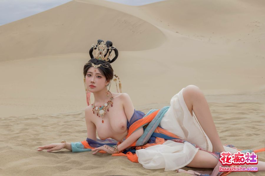 福利姬Coser【年年Nnian】飞天网红套图 漏点精彩截图06