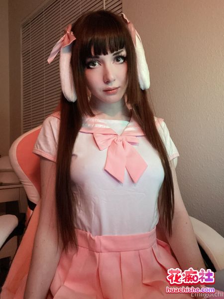 onlyfans清纯可爱cos女神emiigotchi 大尺度合集精彩截图06