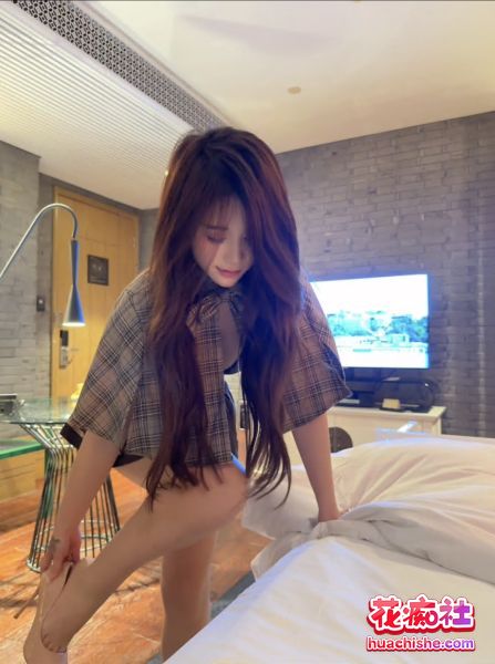 金主定制巨乳00后 美七mia 全裸诱惑 合集精彩截图05