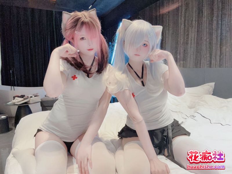 抖音反差婊百万粉丝coser【小扑通】合集精彩截图11