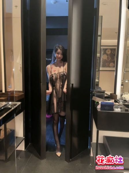 金主定制巨乳00后 美七mia 全裸诱惑 合集精彩截图11