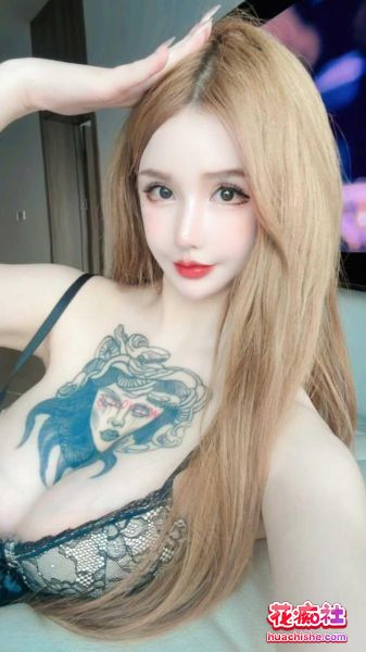 百万粉丝外围名媛 周丽珊 线下多人运动精彩截图04