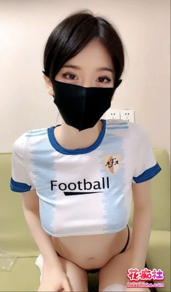足球宝贝 极品大奶尤物 听狼友指挥露脸大秀精彩截图03