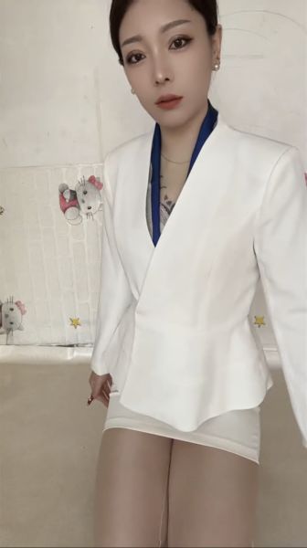 网红丝袜御姐极品少妇小梅 自慰啪啪精彩截图06
