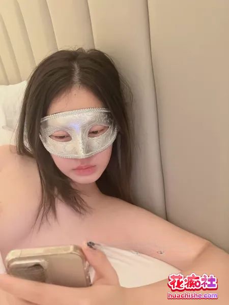 极品淫妻博主DragonLLLLLL 高颜值女神3P换妻精彩截图08