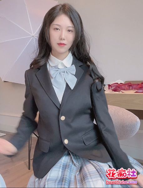 火爆高颜值网红美女抖娘-利世 定制私拍 20套写真 11.8G [单体合集精彩截图07