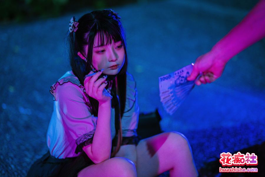 童颜巨乳 落落Raku 福利写真+视频精彩截图09