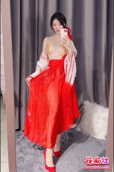 火爆高颜值网红美女抖娘-利世 定制私拍 20套写真 11.8G [单体合集精彩截图11