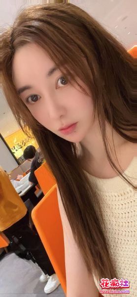 极品淫妻博主DragonLLLLLL 高颜值女神3P换妻精彩截图23