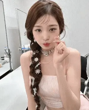 身体丰满去衣 图生视频精彩截图01