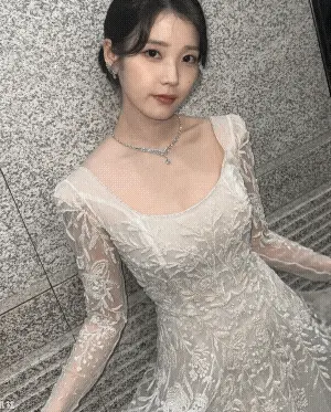 身体丰满去衣 图生视频精彩截图02