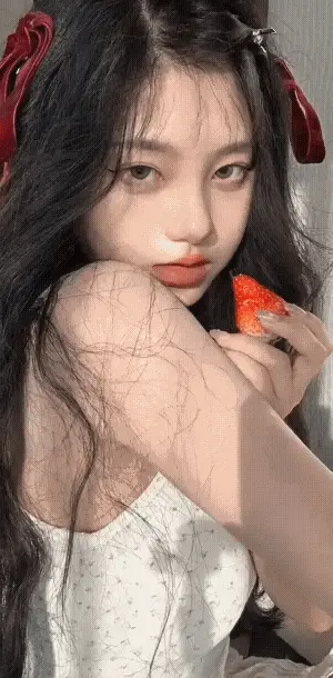 延长功能10秒！脱衣后拼命挣扎图生视频精彩截图01