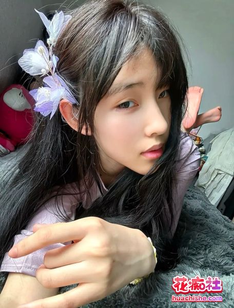 抖音极品高颜值学生妹 张人o 无水隐私流出精彩截图01