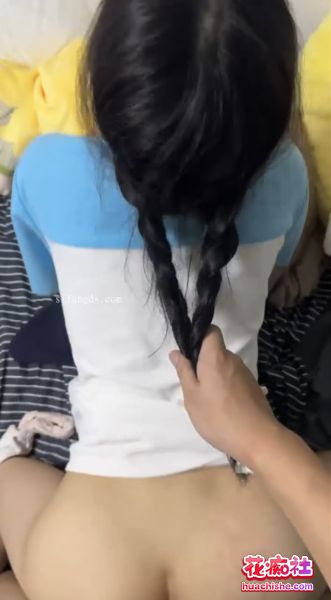 颜值情侣私拍泄密 校花小姐姐被男友调教精彩截图02