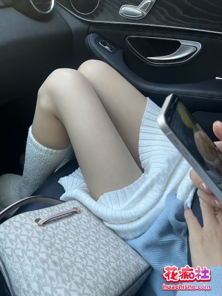 选择佳音大神 和他的高颜值模特儿们的故事 20v60p2g 佳音大神 和他的高颜值模特儿们的故事精彩截图02