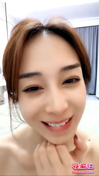 极品风骚御姐 深喉无套多体位抱操+颜射吞精精彩截图02