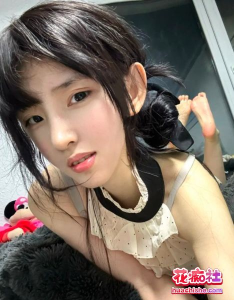 抖音极品高颜值学生妹 张人o 无水隐私流出精彩截图03