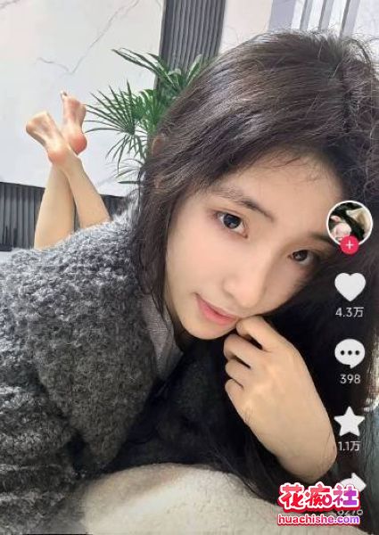 抖音极品高颜值学生妹 张人o 无水隐私流出精彩截图05