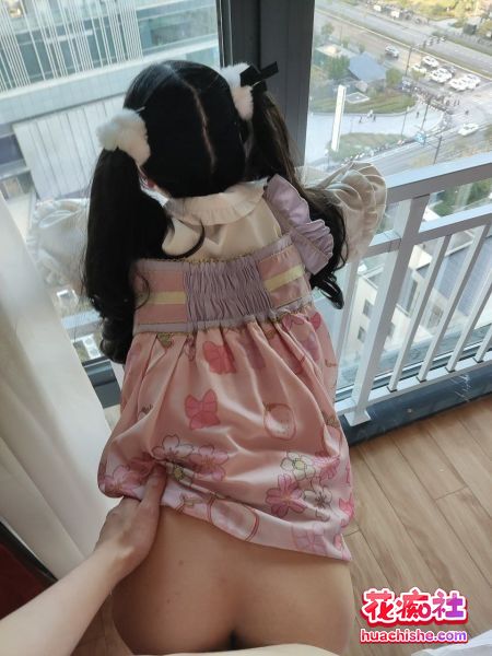 【A级别泄密】漫展拿下的19岁学生妹 完美露脸精彩截图09