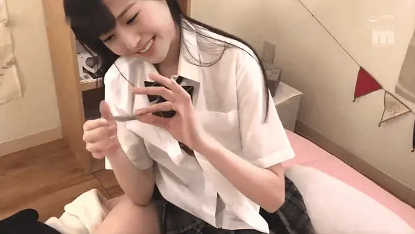 AI张元英-换脸颜值JK嫩妹激战爱爱破解版精彩截图01