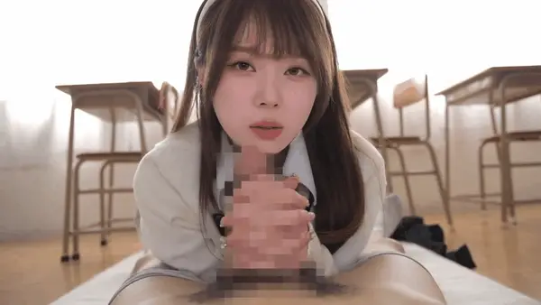 AI金旼炡-顽皮女学生正在和同学做爱精彩截图03