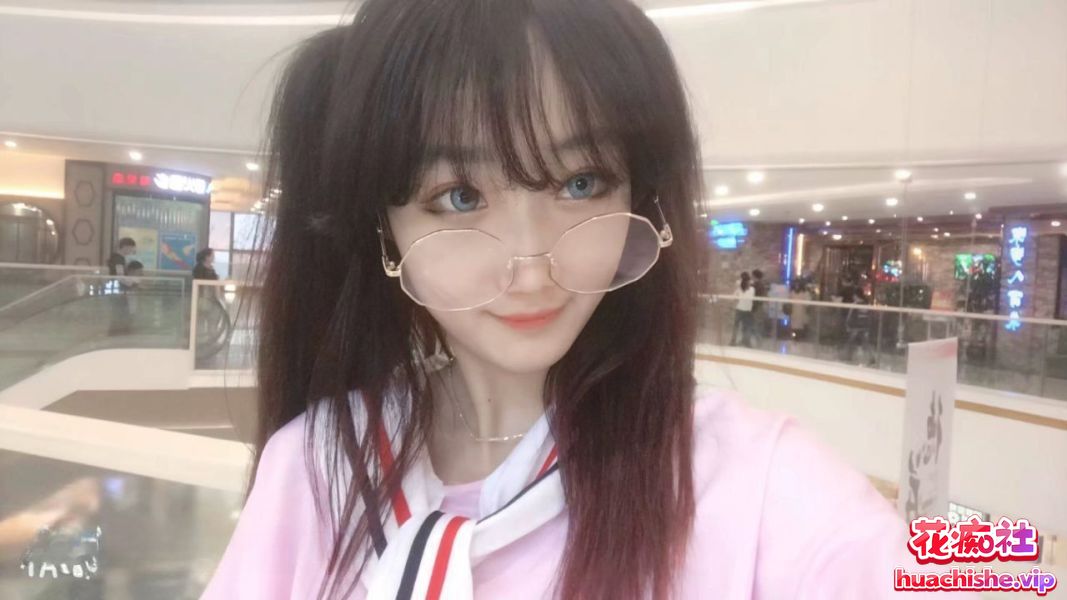 选择泄密流出❤️篮球场泡到个清纯大一新生 26v243m 泄密流出❤️篮球场泡到个清纯大一新生精彩截图01