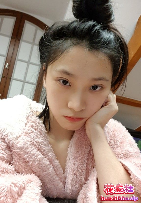 网红留学生刘玥闺蜜ZIAxBITE系列 4K合集精彩截图01
