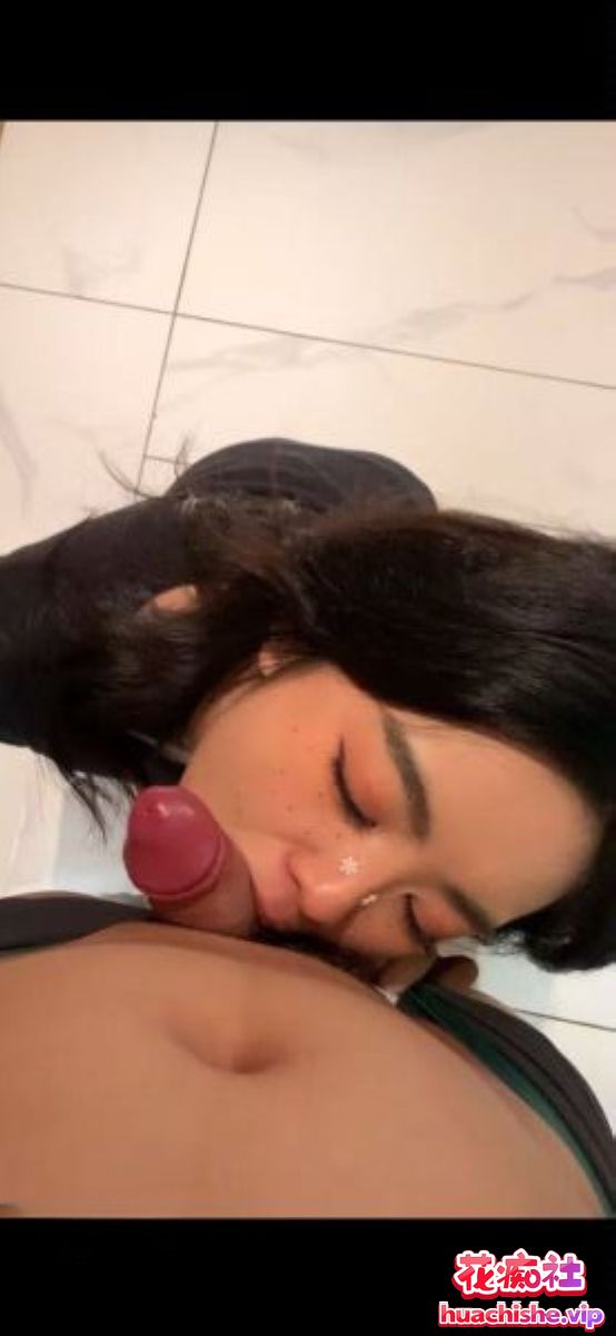泄密流出❤️颜值气质美女圣诞节沦为母狗精彩截图03