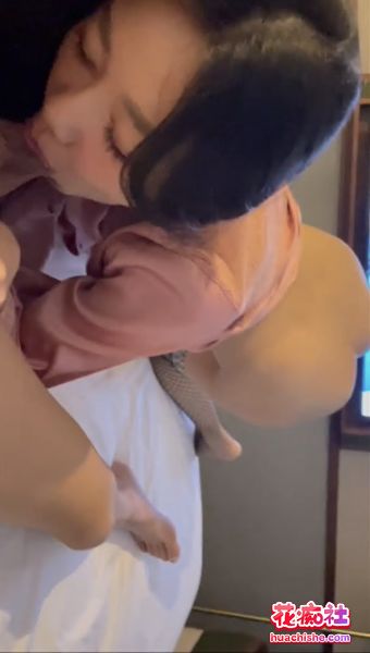 完美露脸 大叔酒店约炮美女同事各种姿势操精彩截图02