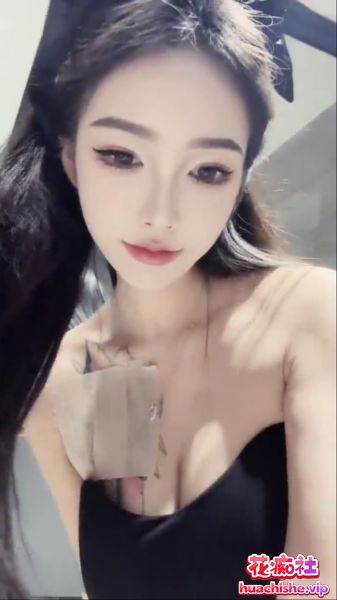 快手140W粉丝大主播【Y姐】揉奶骚舞福利精彩截图05