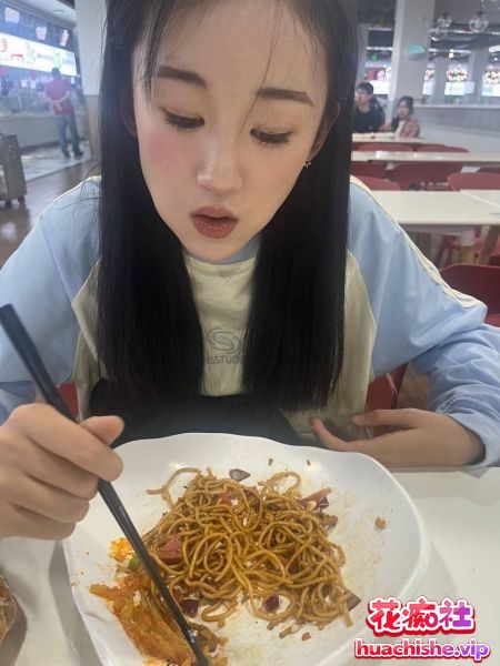 选择泄密流出❤️篮球场泡到个清纯大一新生 26v243m 泄密流出❤️篮球场泡到个清纯大一新生精彩截图05