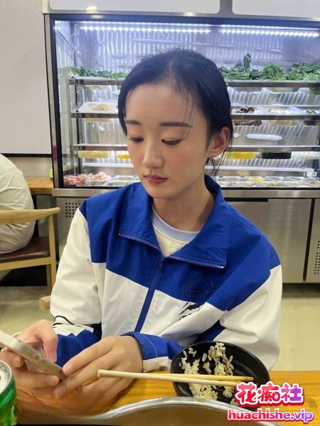 选择泄密流出❤️篮球场泡到个清纯大一新生 26v243m 泄密流出❤️篮球场泡到个清纯大一新生精彩截图09