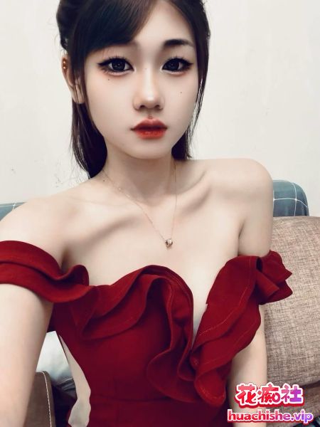 泄密流出❤️山东美女李莹被网络招聘模特套路全裸精彩截图09