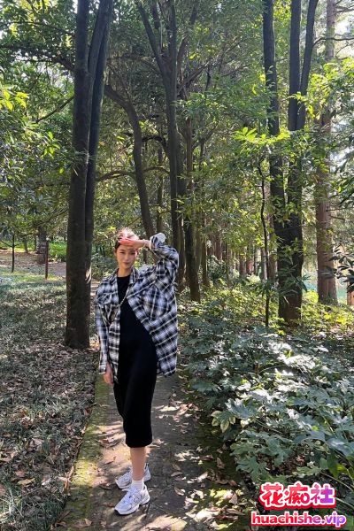 泄密流出❤️网络招聘模特套路裸体展示+洗澡精彩截图13