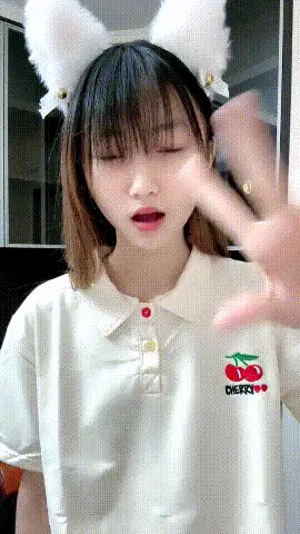 童颜巨乳自慰+贫乳萝莉裸舞直播