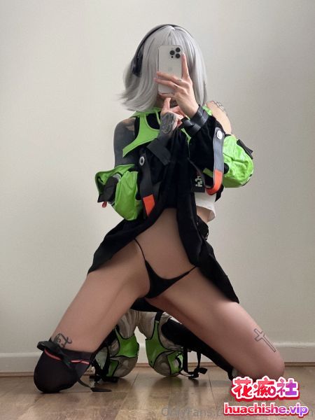 Onlyfans二次元少女Lunara Fawn精彩截图08