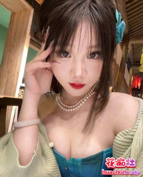 重庆超纯超反差的大三学妹性爱泄密精彩截图08