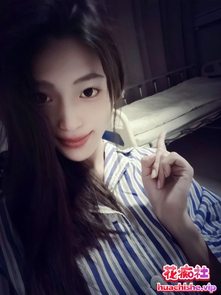 抖音极品高颜值模特身材网红leelee 大尺度泄密精彩截图05