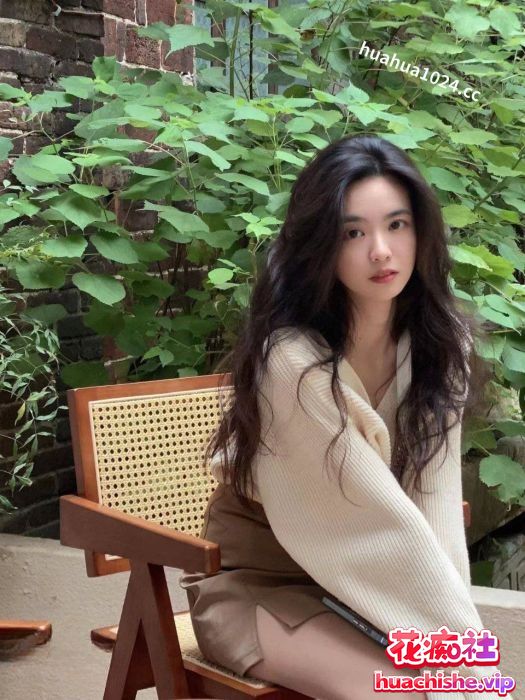 泄密 颜值美女圣诞节面基大叔网友酒店开房精彩截图02
